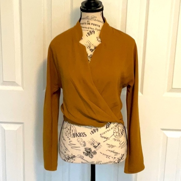 Babaton Tops - Babaton The Group Utility Shirt in Size Small